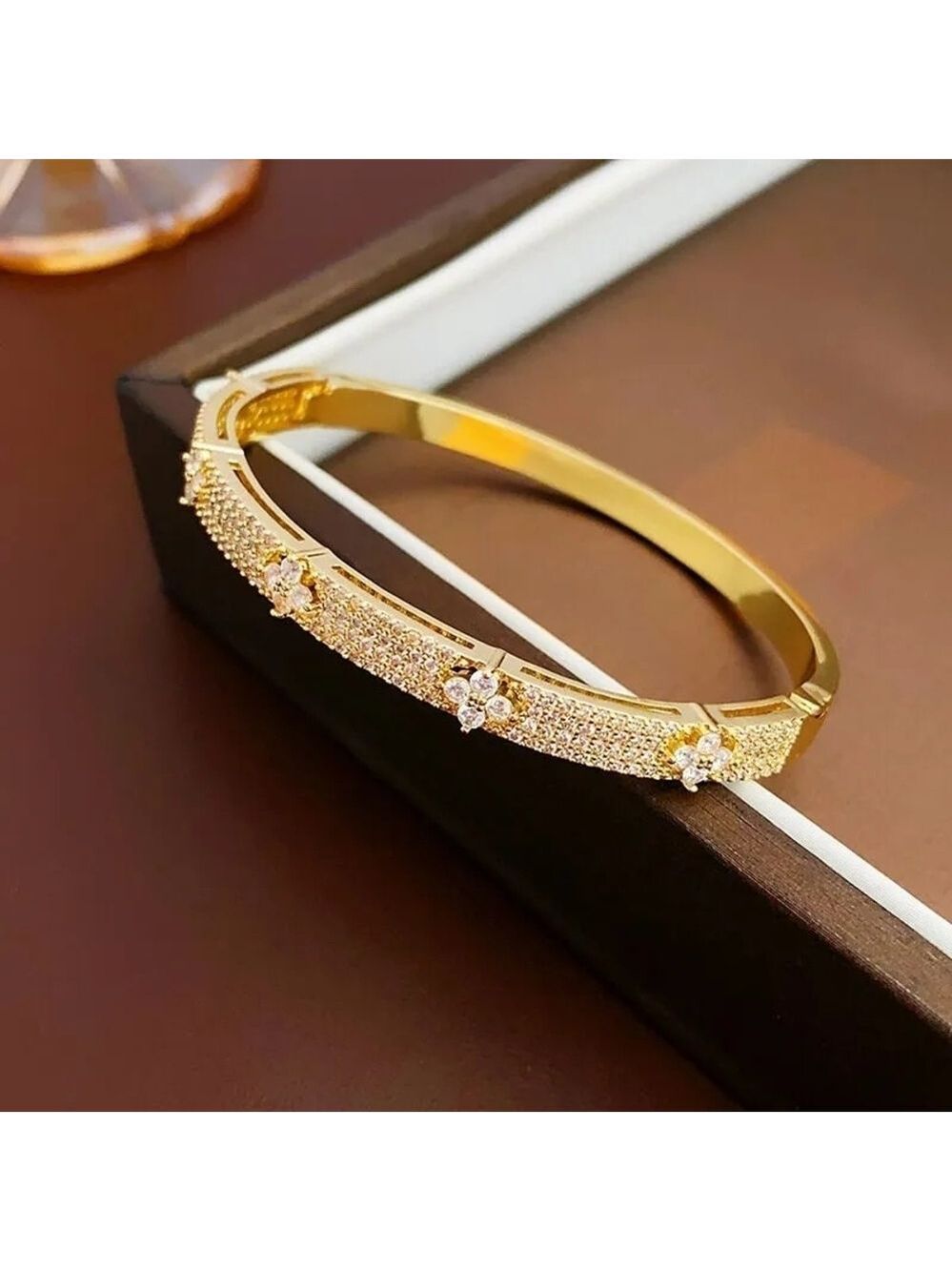 18k Gold Plated Stainess Steel Simulated Diamond Bangle Bracelet for Women